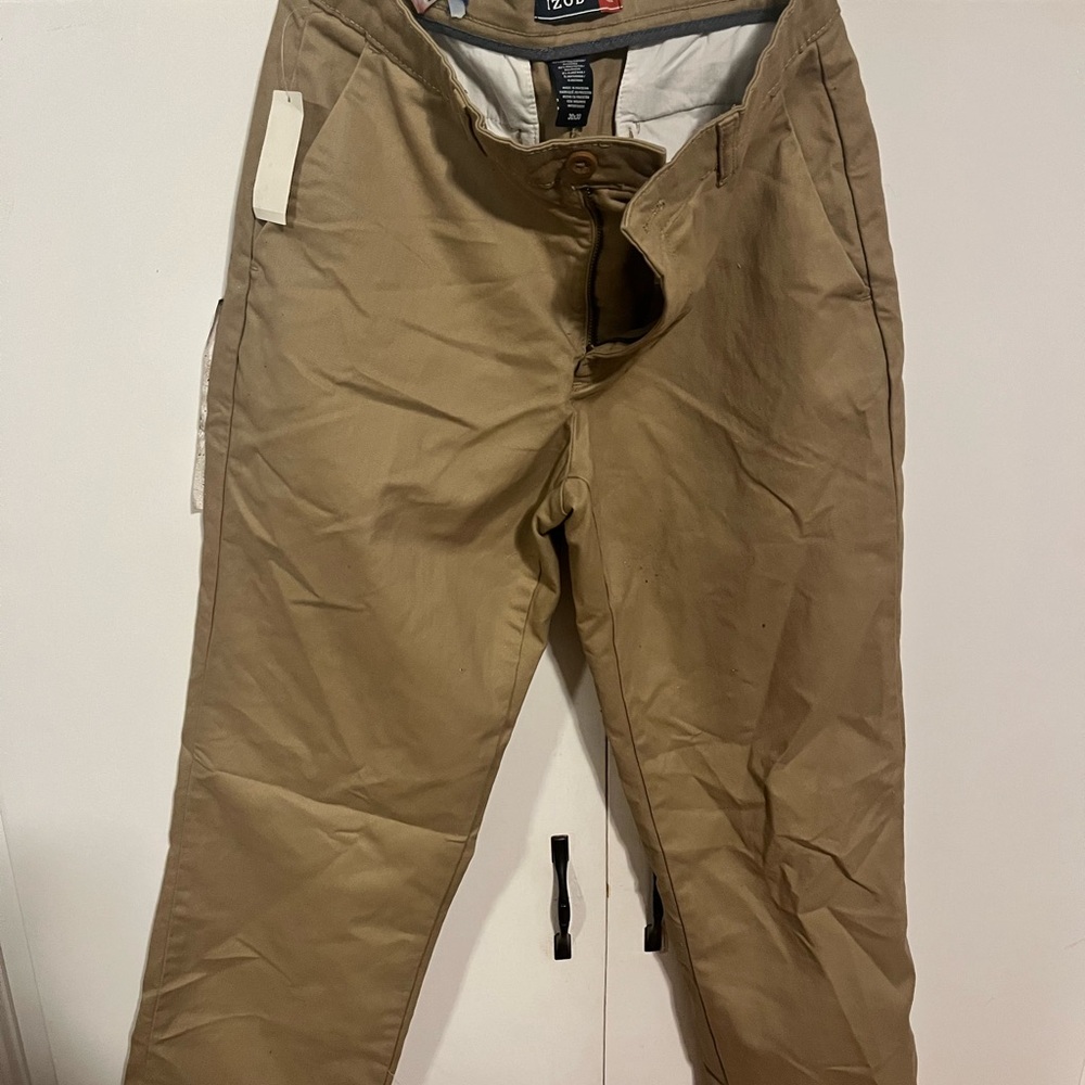 Izod Men's Khaki Chinos